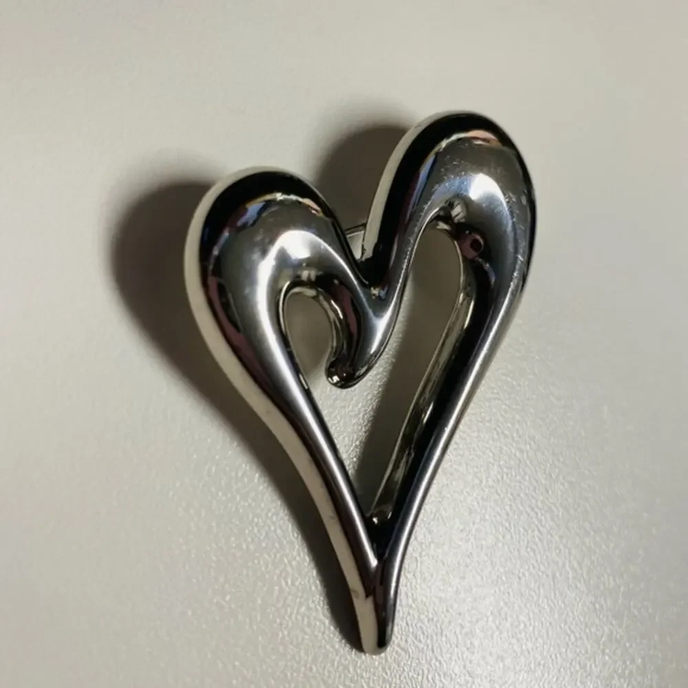 Monet Vintage Signed Silvertone Heart Brooch Pin 2.5” 70s